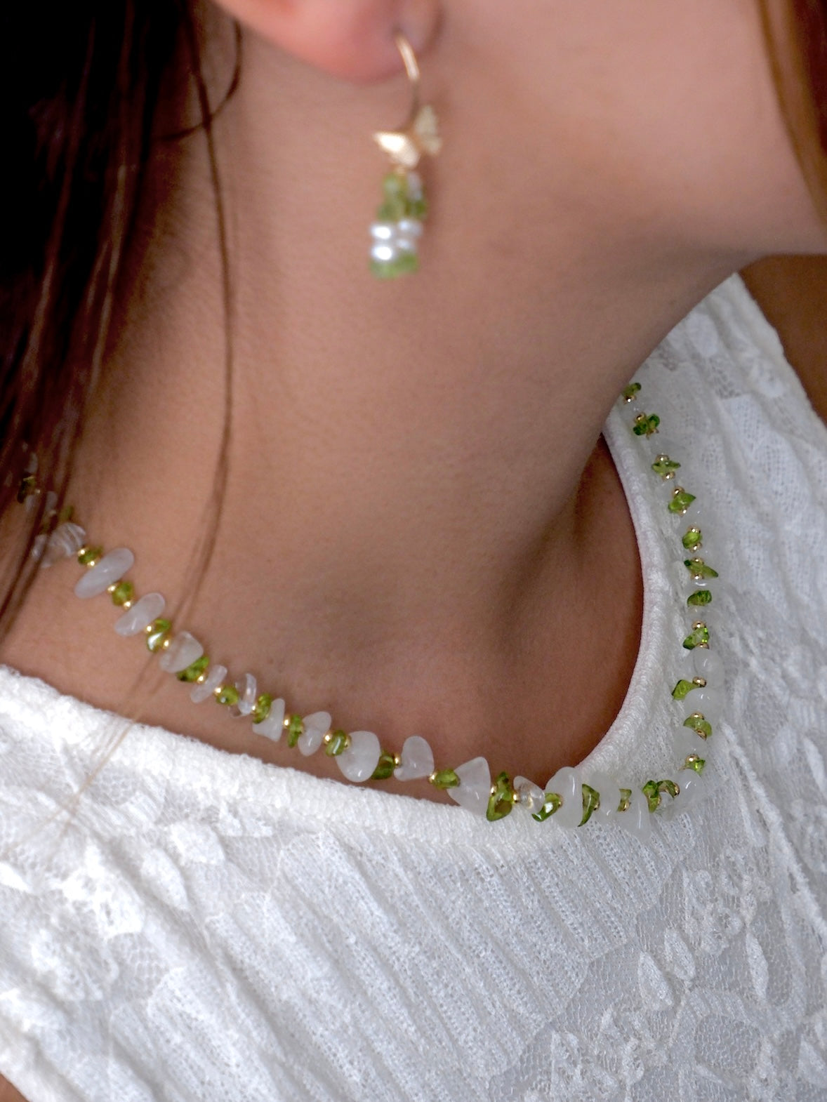 Glänta Necklace - White Quartz & Peridot